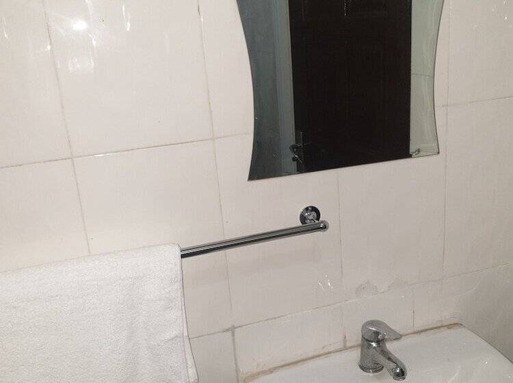 פנסיון Fresh Air Lodge