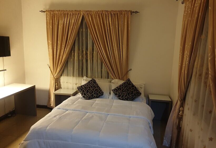 פנסיון Fresh Air Lodge