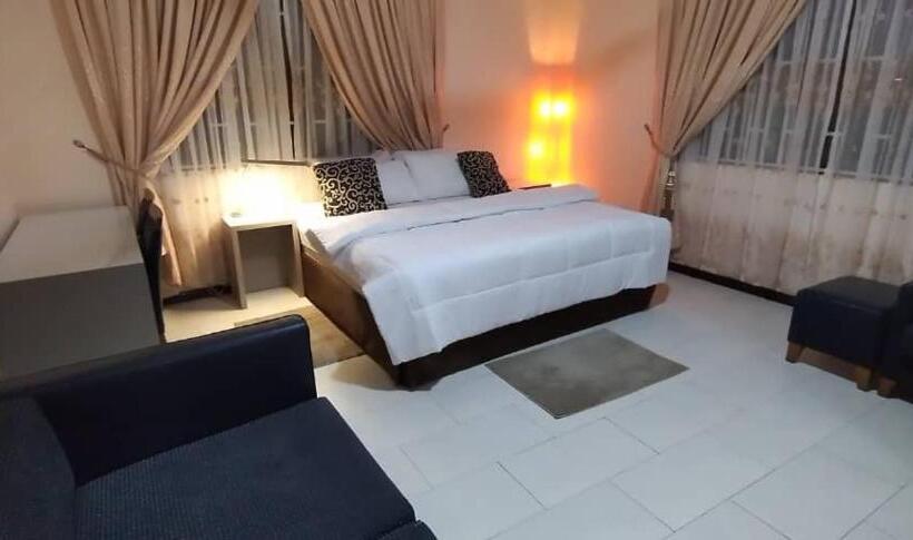 פנסיון Fresh Air Lodge