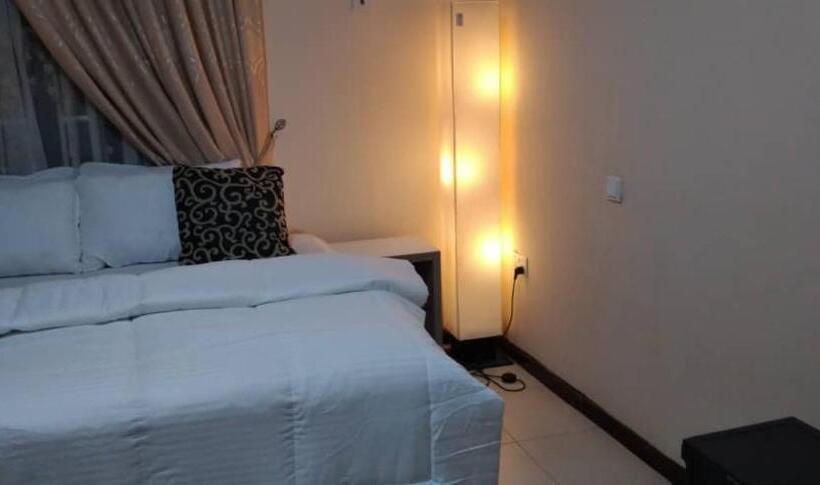 פנסיון Fresh Air Lodge