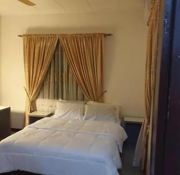 پانسیون Fresh Air Lodge