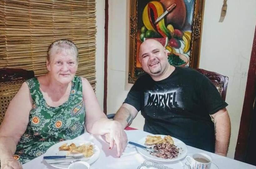 پانسیون Hostal Casa Belinda