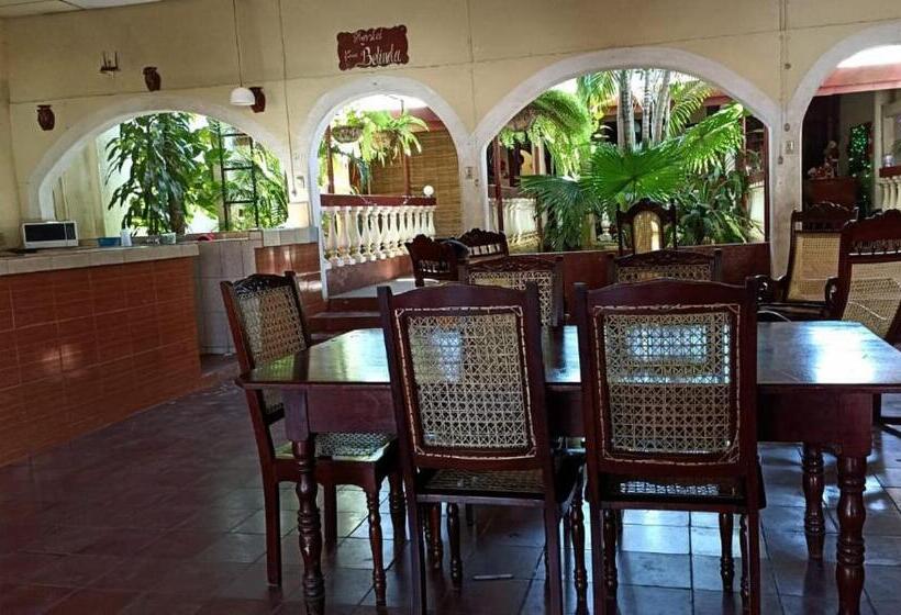 پانسیون Hostal Casa Belinda