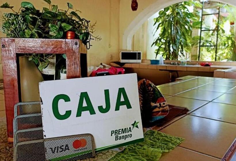 پانسیون Hostal Casa Belinda