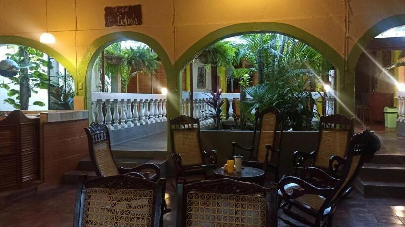 پانسیون Hostal Casa Belinda