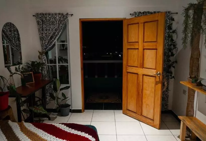 پانسیون Samay Hostel