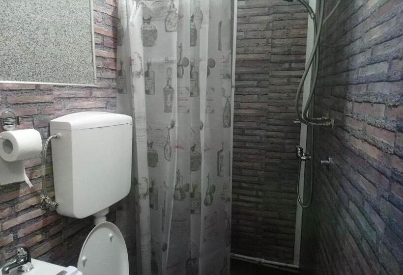 پانسیون Soba Royal 5