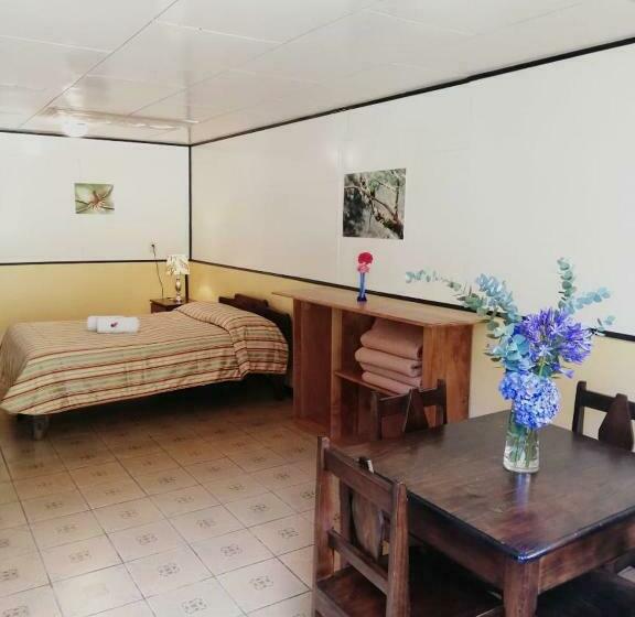 민박 Cabinas El Quetzal