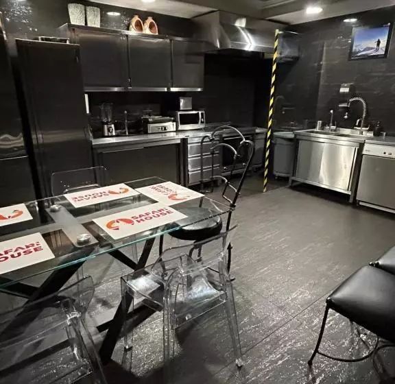 Aamiaismajoitus (B&B) Safari House   Wisła