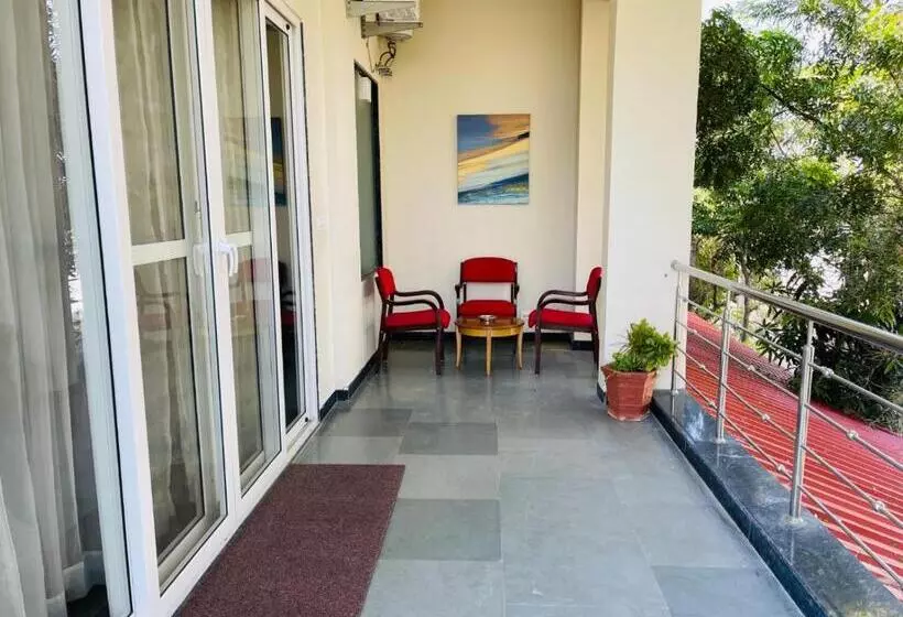 Hotel Dev Villa Resort