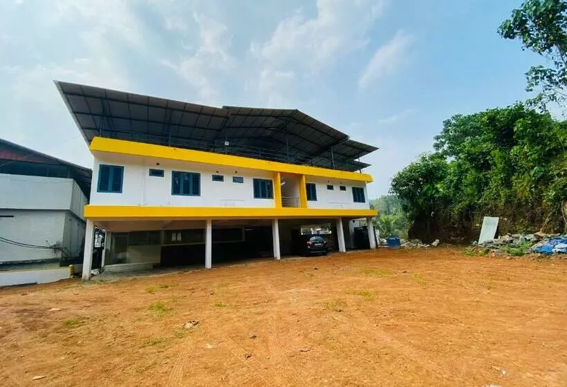 Hotelli Erumely Central Homes