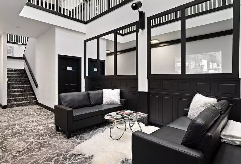 هتل Icon Inn