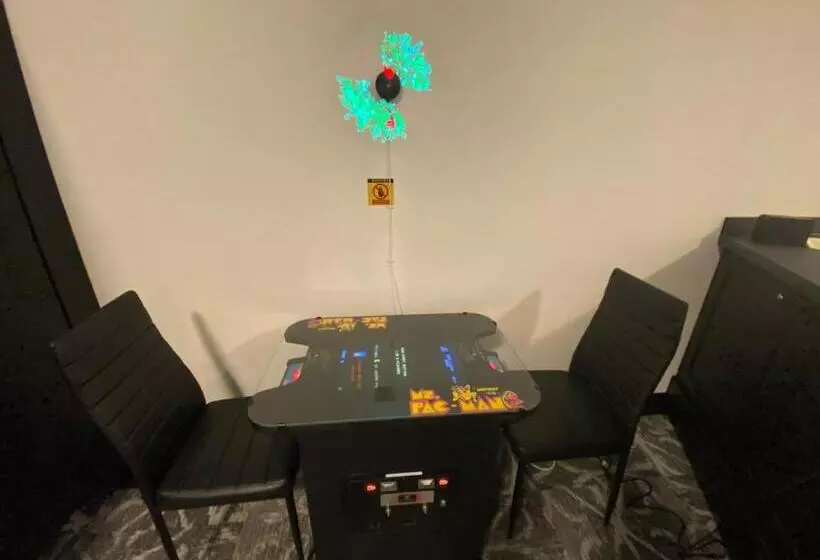 هتل Icon Inn