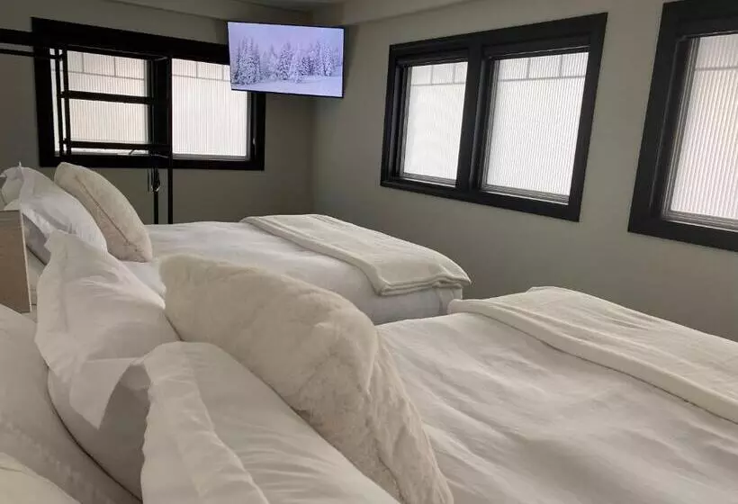 هتل Icon Inn
