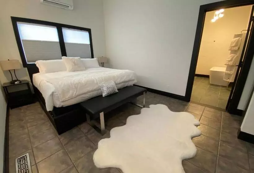 هتل Icon Inn