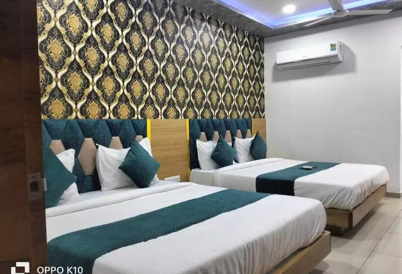 Hotelli Rudra Palace
