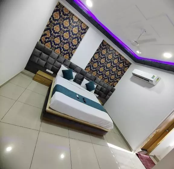 Hotelli Rudra Palace