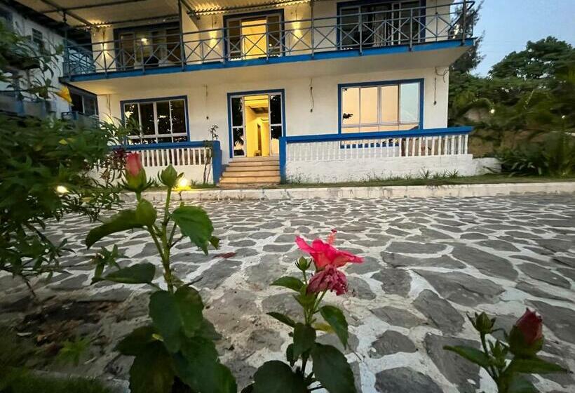 호텔 Sea Breeze Beach Resort