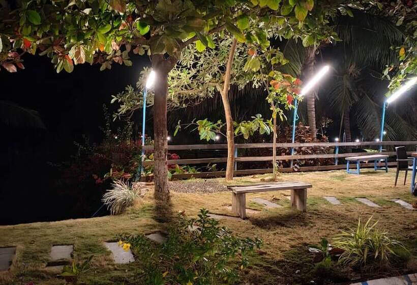 호텔 Sea Breeze Beach Resort