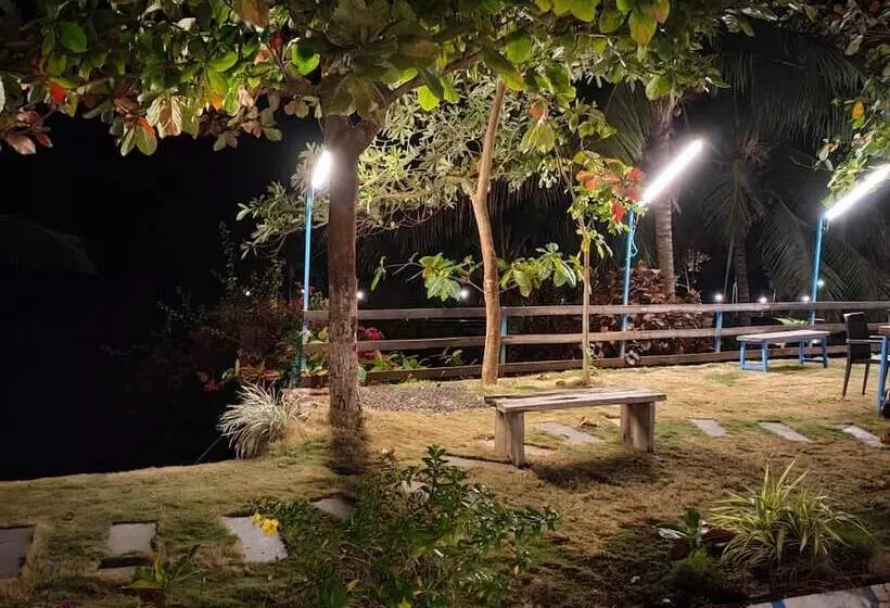 Hotelli Sea Breeze Beach Resort