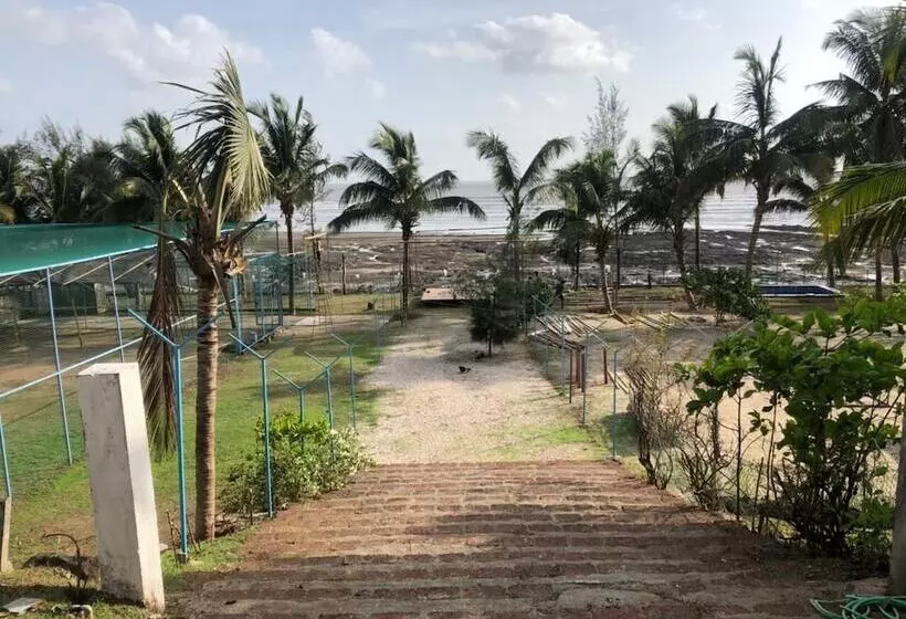 Hotelli Sea Breeze Beach Resort