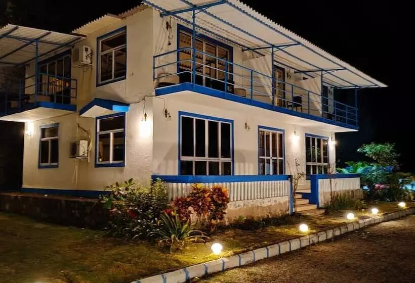 Hotelli Sea Breeze Beach Resort