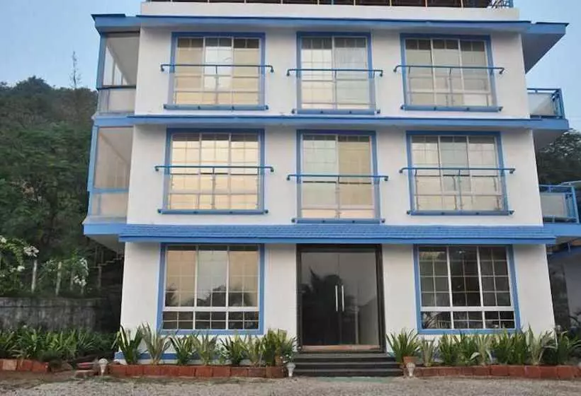 Hotelli Sea Breeze Beach Resort