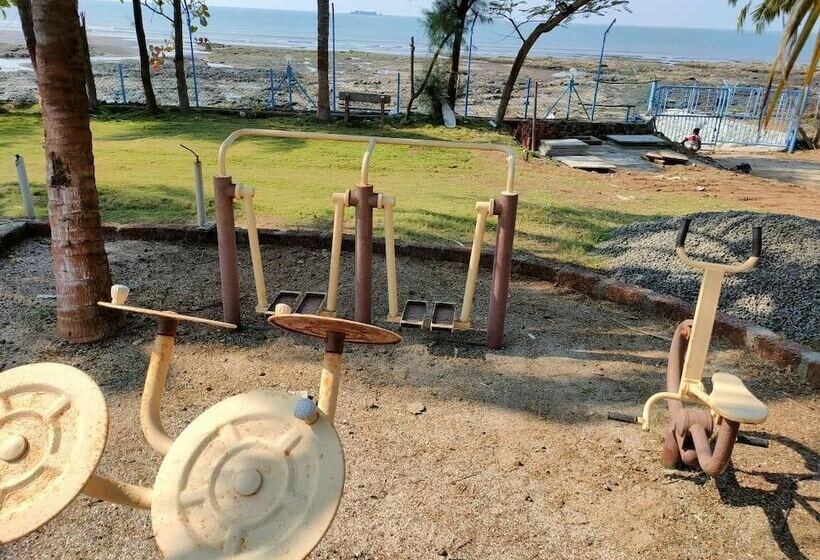 호텔 Sea Breeze Beach Resort