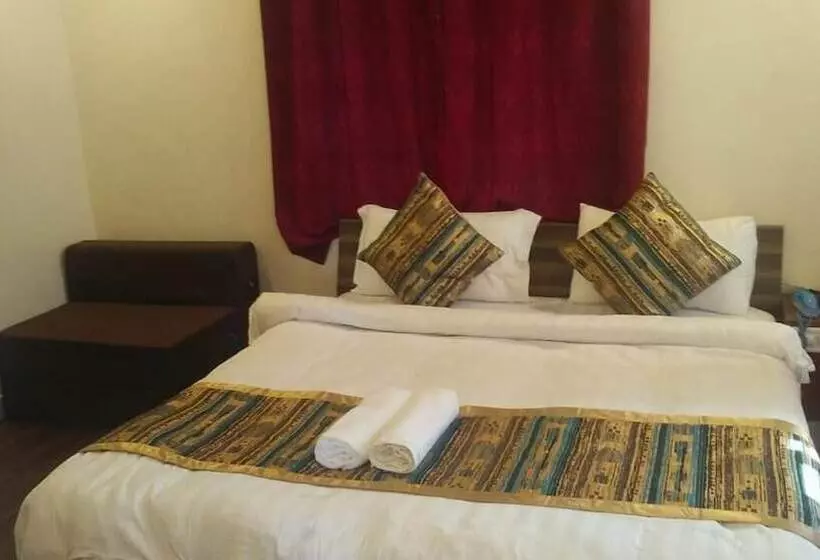 Hotelli Sea Breeze Beach Resort