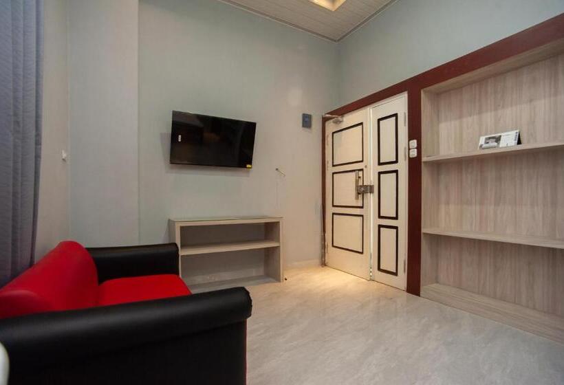 Urbanview Hotel Pangeran Palembang By Reddoorz