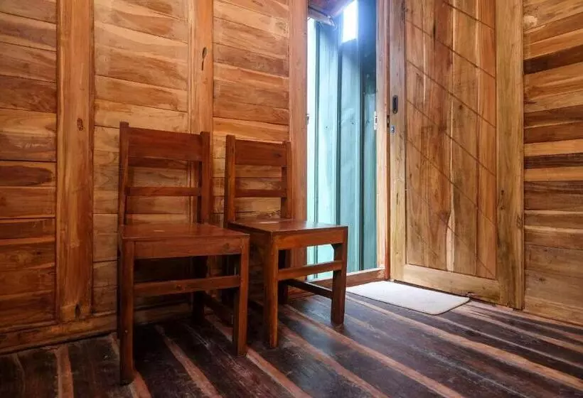ホテル Urbanview Villa Kolopaking Kebumen By Reddoorz
