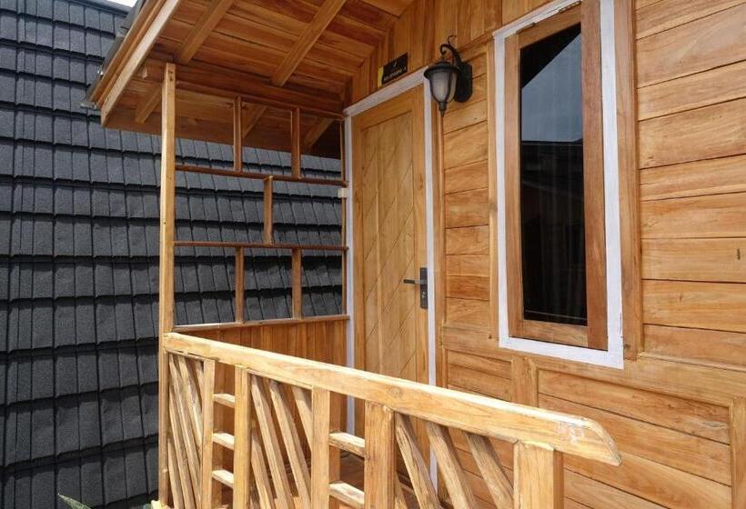 호텔 Urbanview Villa Kolopaking Kebumen By Reddoorz