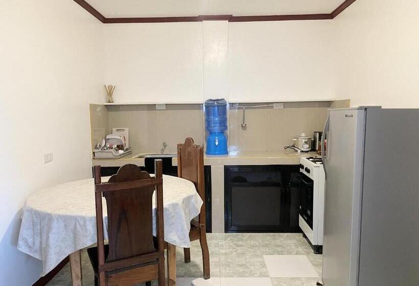 پانسیون Lara S Guesthouse Siargao