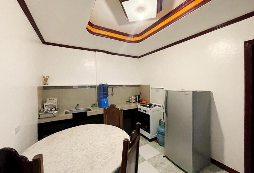 پانسیون Lara S Guesthouse Siargao