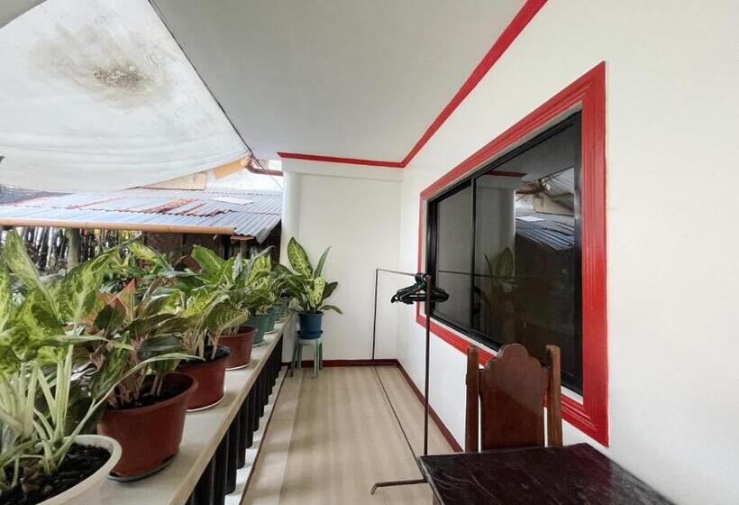 پانسیون Lara S Guesthouse Siargao