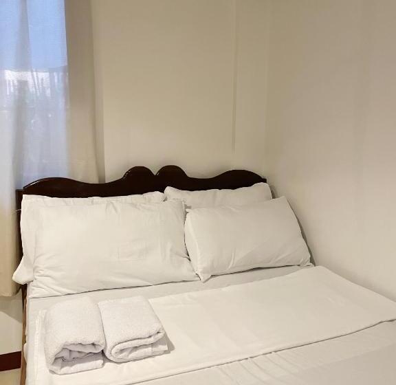 پانسیون Lara S Guesthouse Siargao