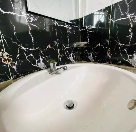 Majatalo Niwasa House