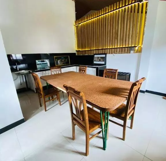 Majatalo Niwasa House