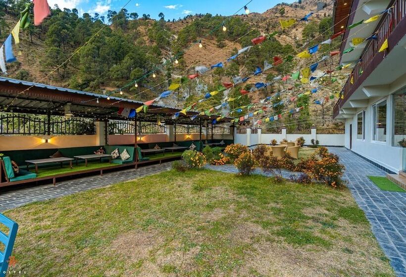 هاستل Zostel Plus Kareri