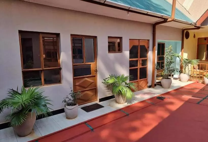 تختخواب و صبحانه Kisanga Homestay