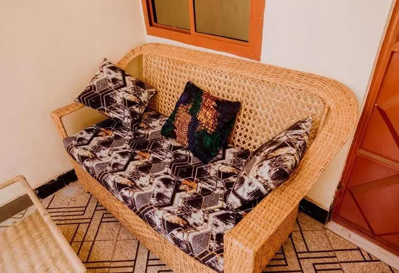 تختخواب و صبحانه Kisanga Homestay