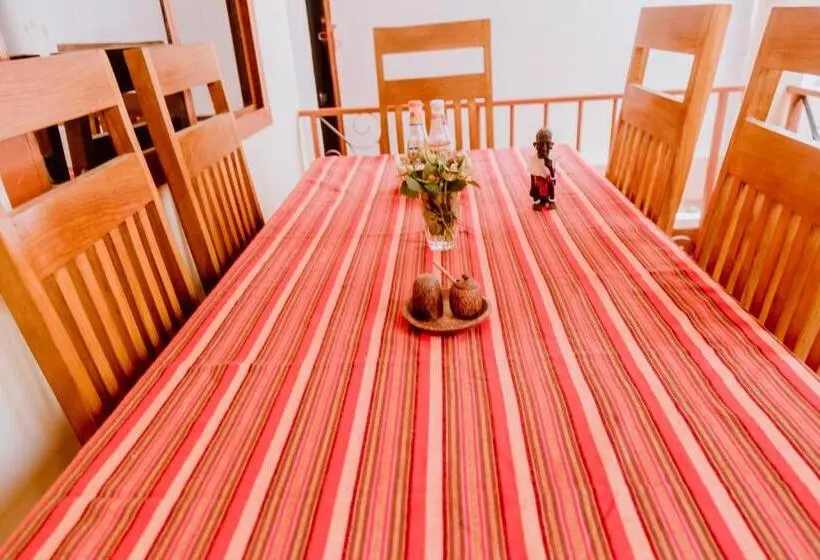 تختخواب و صبحانه Kisanga Homestay