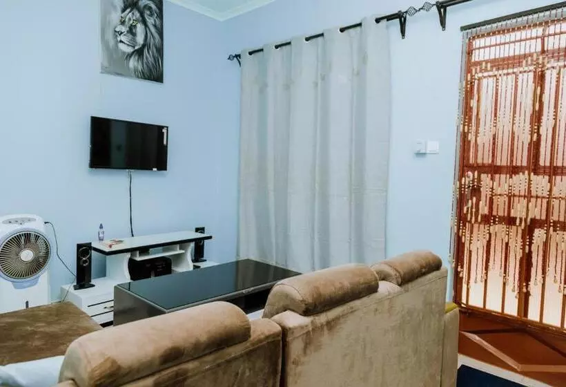 تختخواب و صبحانه Kisanga Homestay