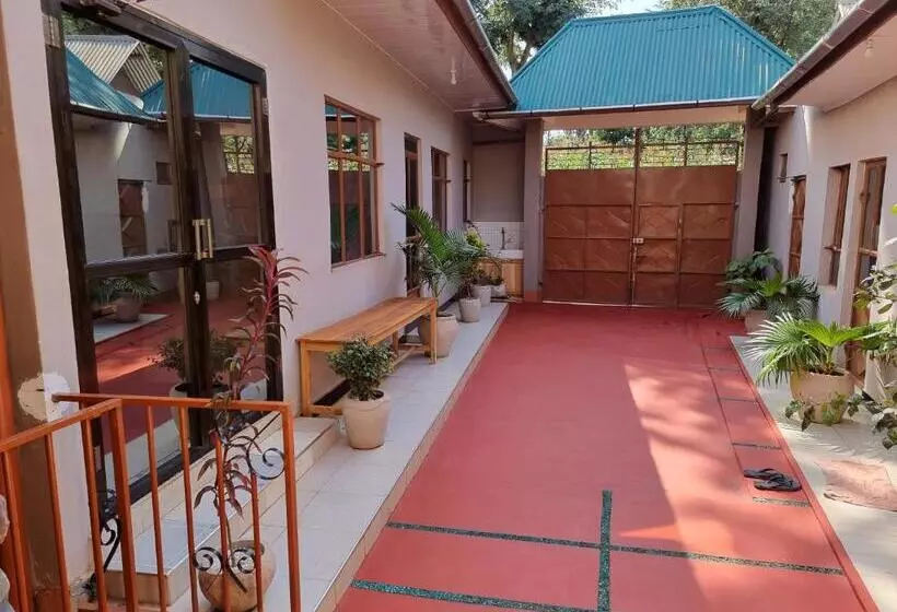 تختخواب و صبحانه Kisanga Homestay