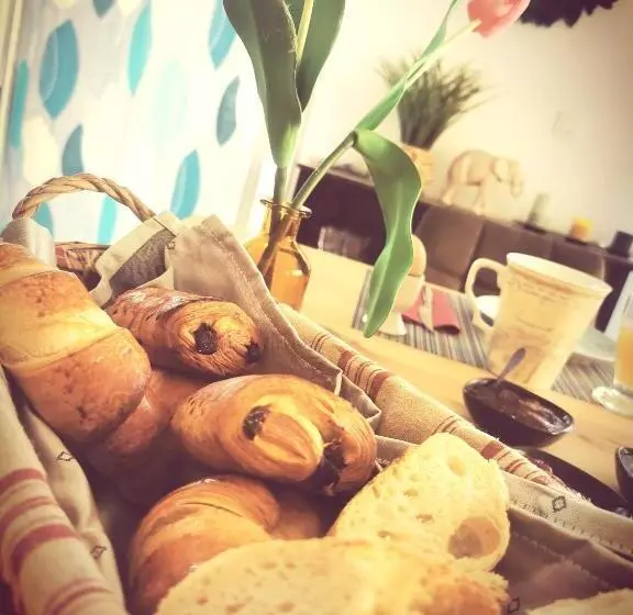 Aamiaismajoitus (B&B) La Grange De Cablanc