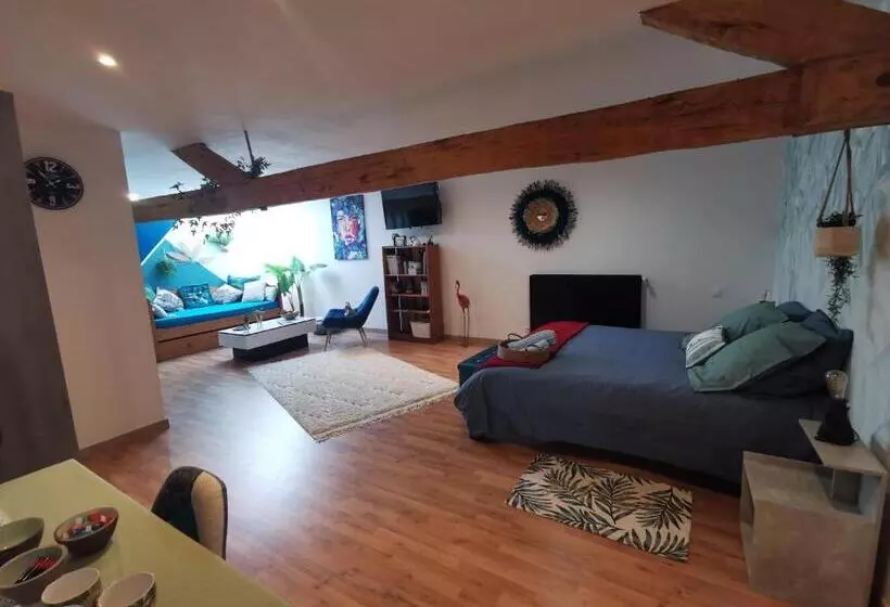 Aamiaismajoitus (B&B) La Grange De Cablanc