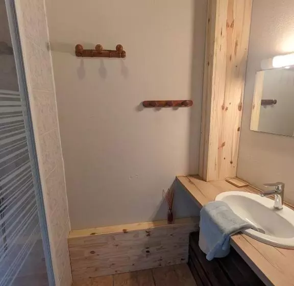 ベッドアンドブレックファースト Les Arolles   Gîte D étape Et De Séjour