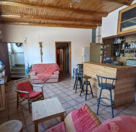 ベッドアンドブレックファースト Les Arolles   Gîte D étape Et De Séjour