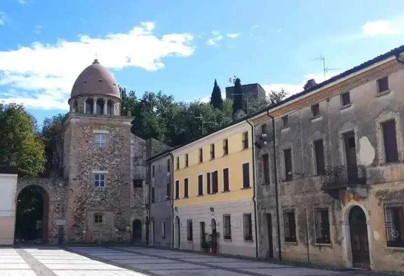 ベッドアンドブレックファースト Relais La Rocca Solferino