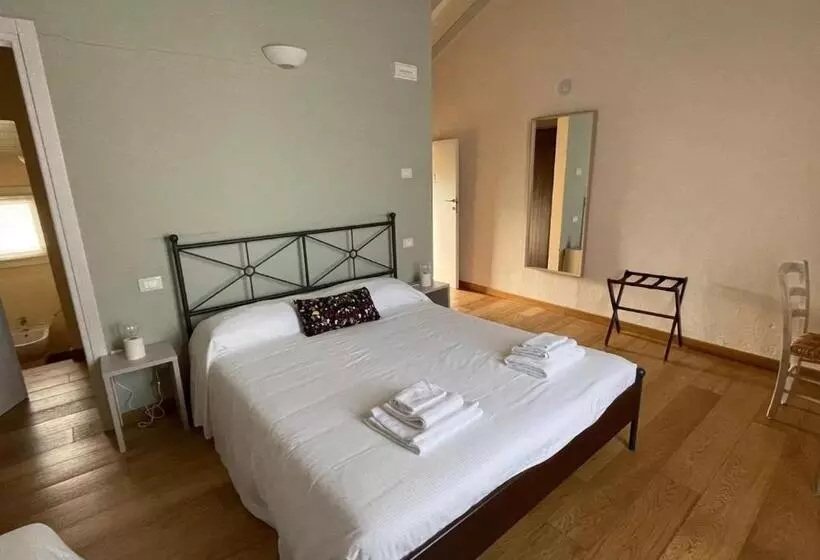 ベッドアンドブレックファースト Relais La Rocca Solferino